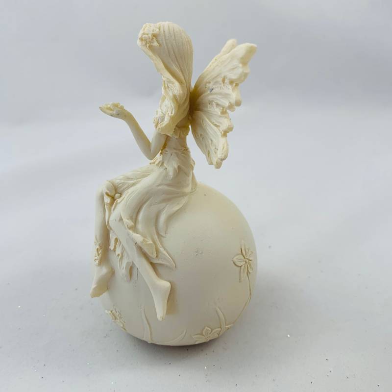 EmilaShop_Engel_Elfe_liegend_lesen_3